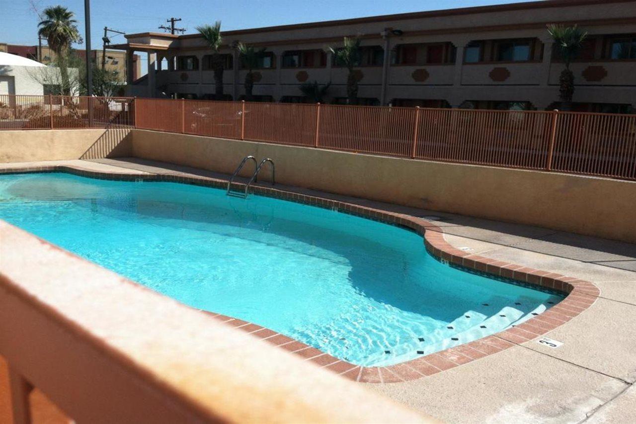 Super 8 By Wyndham Phoenix Downtown Buitenkant foto