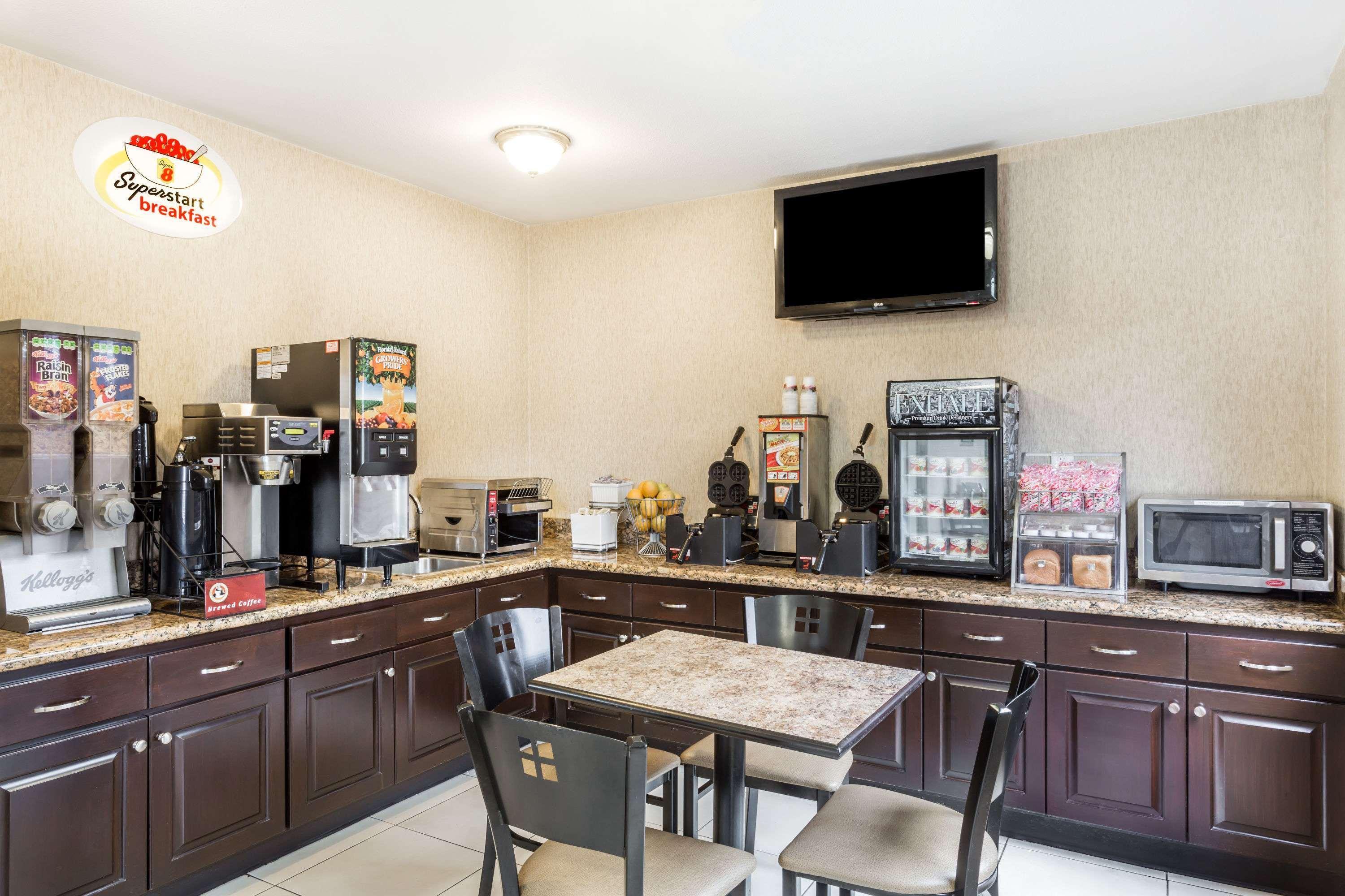 Super 8 By Wyndham Phoenix Downtown Buitenkant foto