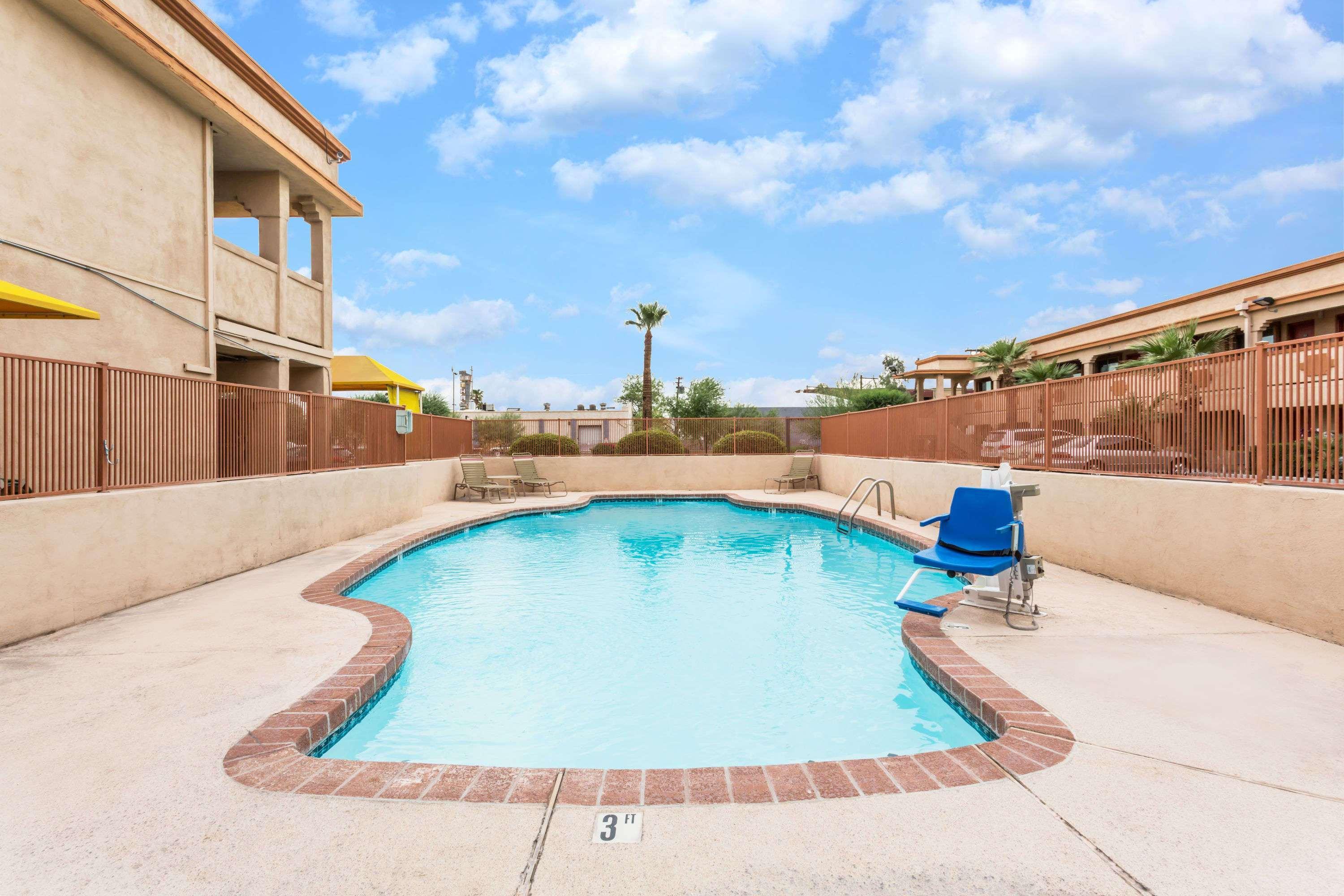 Super 8 By Wyndham Phoenix Downtown Buitenkant foto