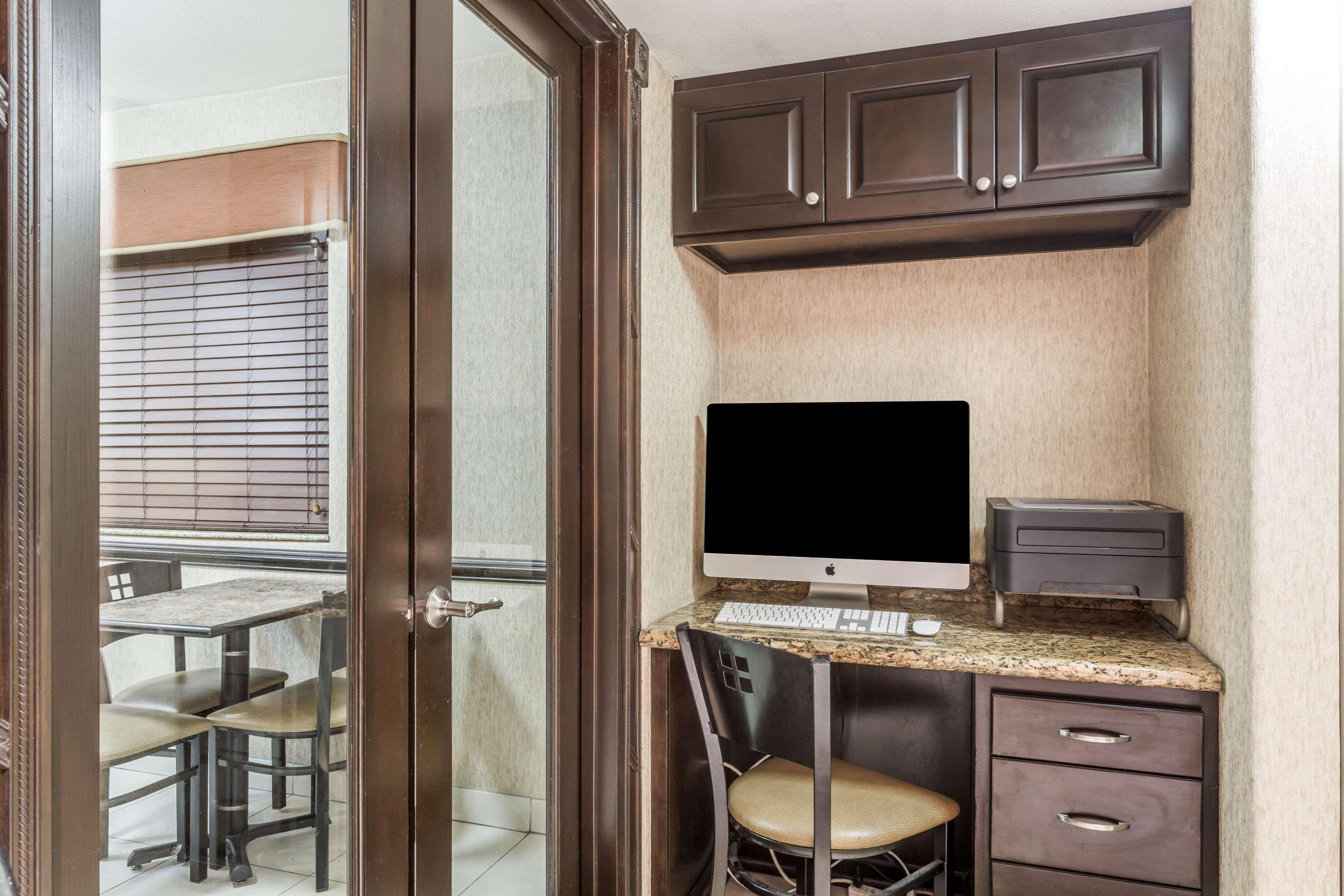 Super 8 By Wyndham Phoenix Downtown Buitenkant foto
